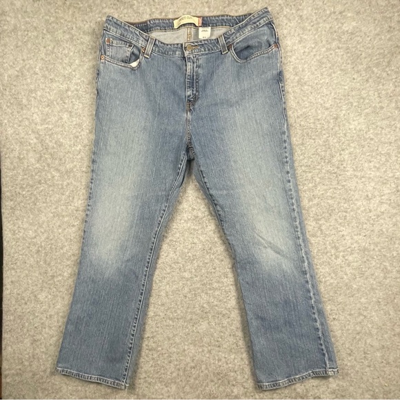 Vintage Levi's 517 Bootcut Womens 20S Blue Medium Wash‎ Denim Jeans - Picture 1 of 9